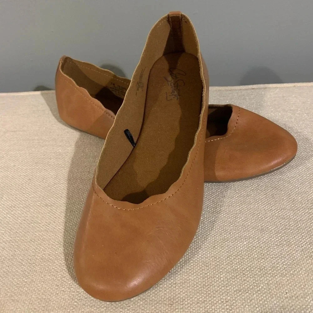 City Streets Flats Women 7 Brown Cara Scalloped Slip On Ballet Faux Leather Shoe